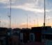 Siluetas de antenas TDT sobre el cielo para orientar antena TV digital terrestre en Cádiz.